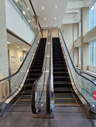 SQUARE 2 (D11), Retail #592351631